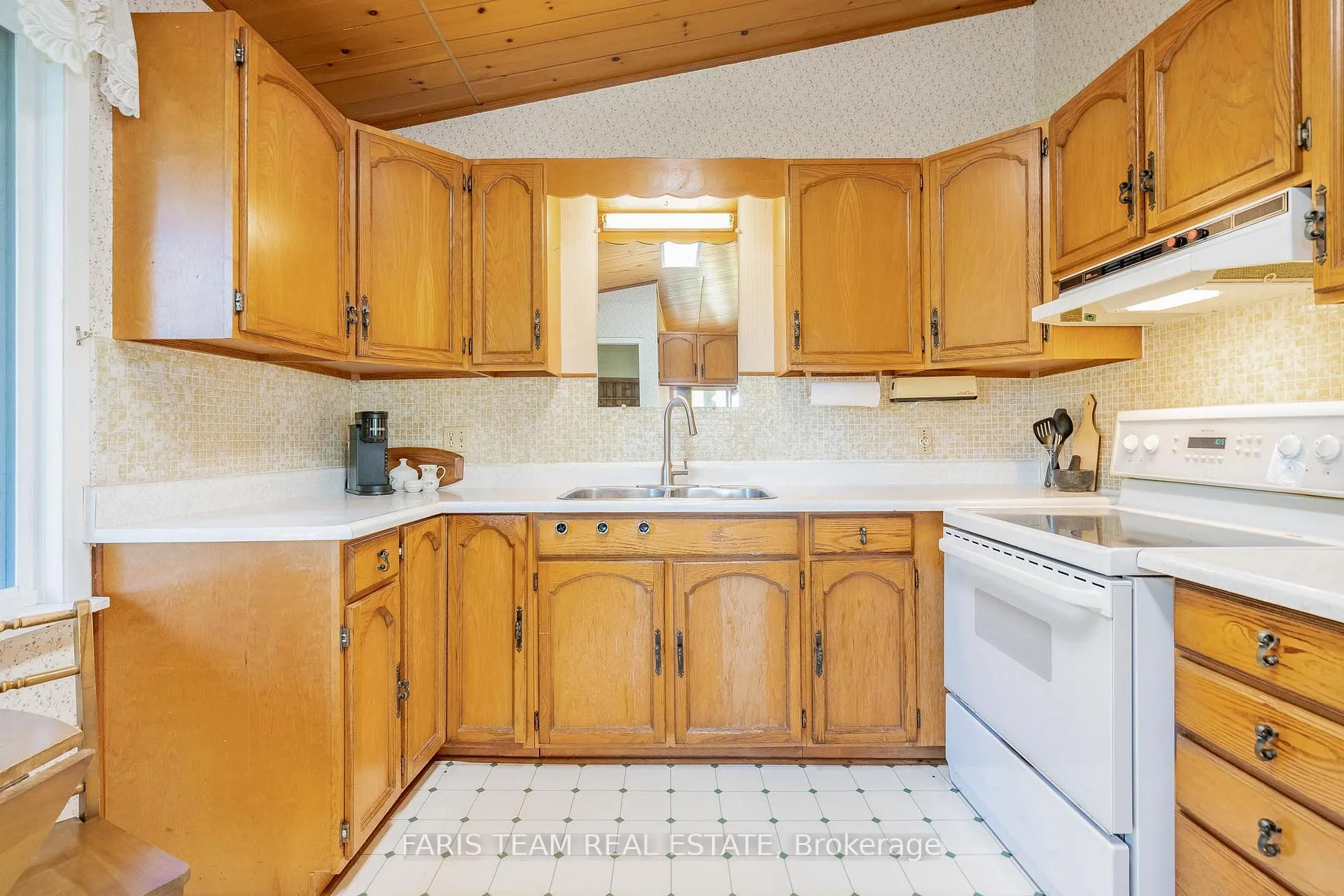 Photo 6 of 141 Mitchell's Beach Road, Tay, Victoria Harbour — HOMEH