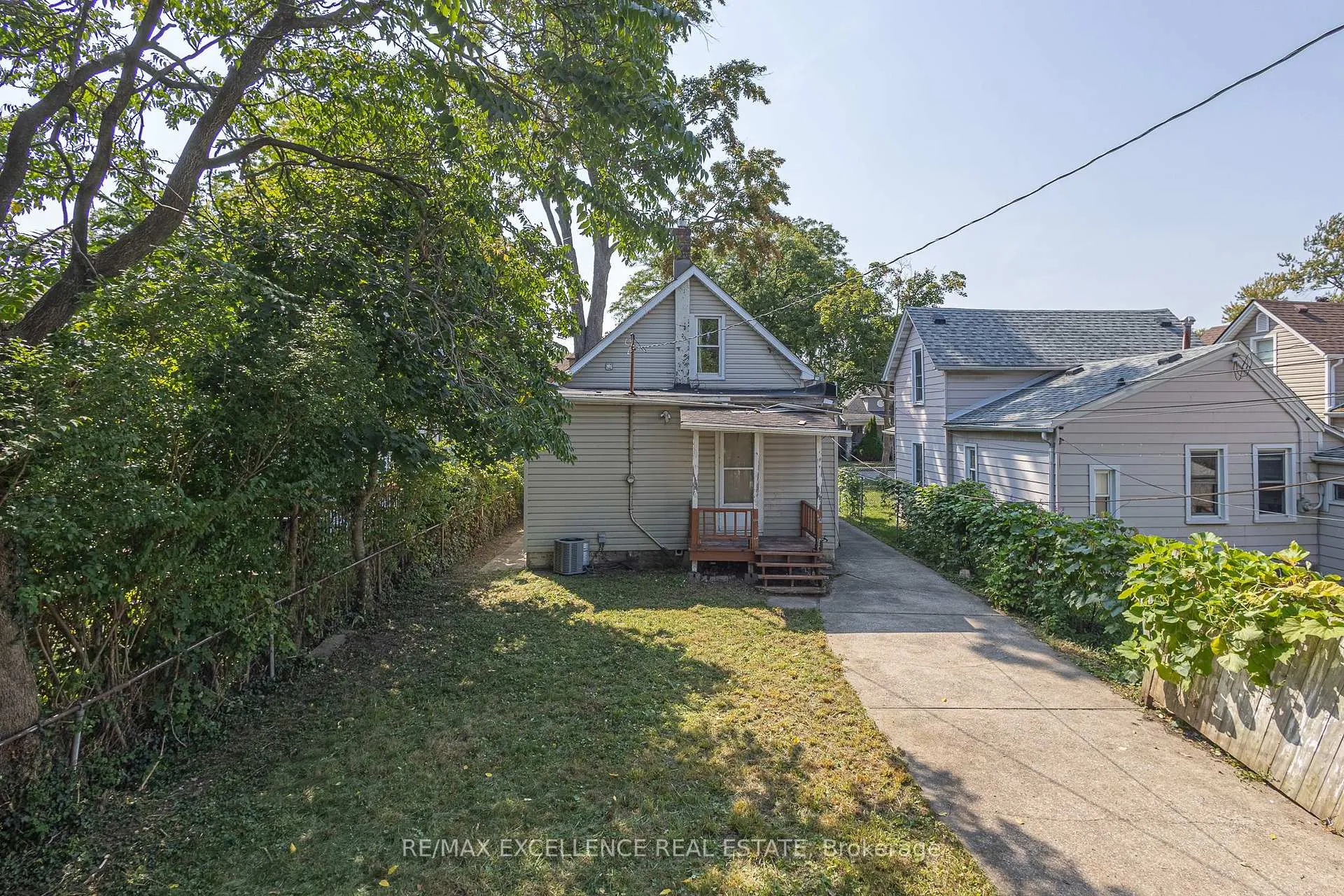Photo 3 of 328 Bridge Avenue, Windsor — HOMEH