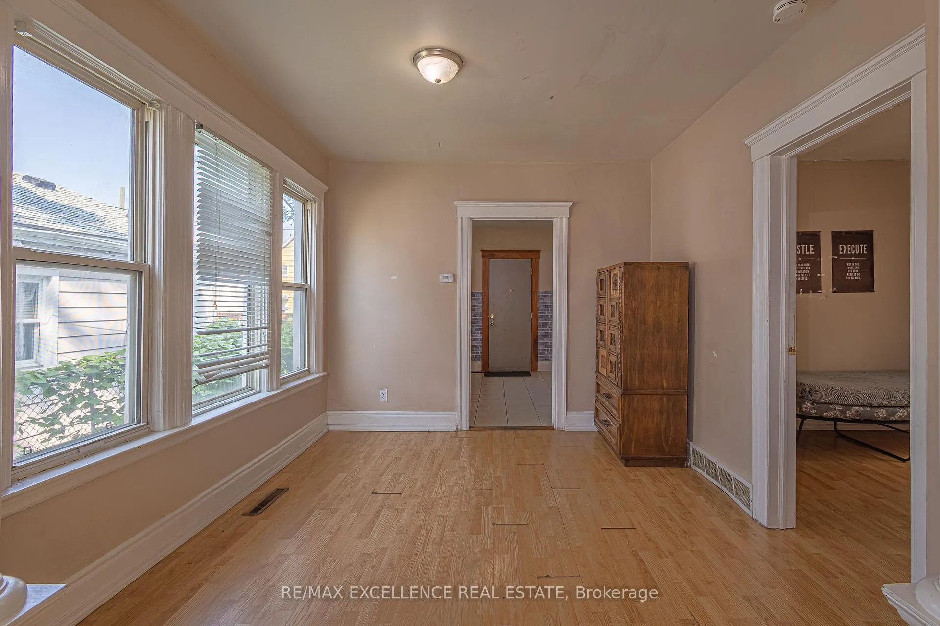 Photo 14 of 328 Bridge Avenue, Windsor — HOMEH