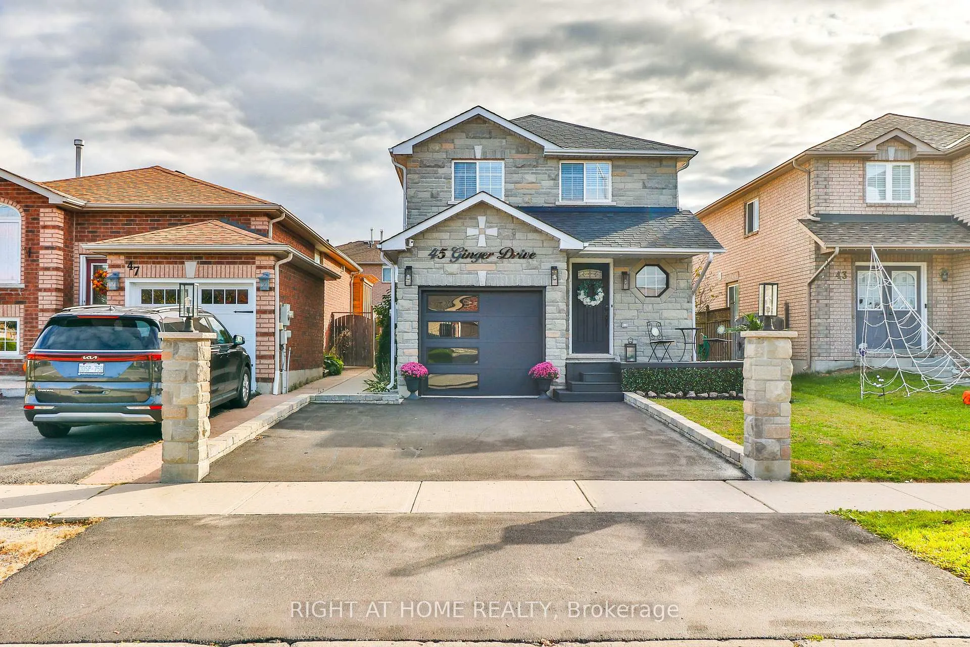 Photo 2 of 45 Ginger Drive, Barrie, Holly — HOMEH