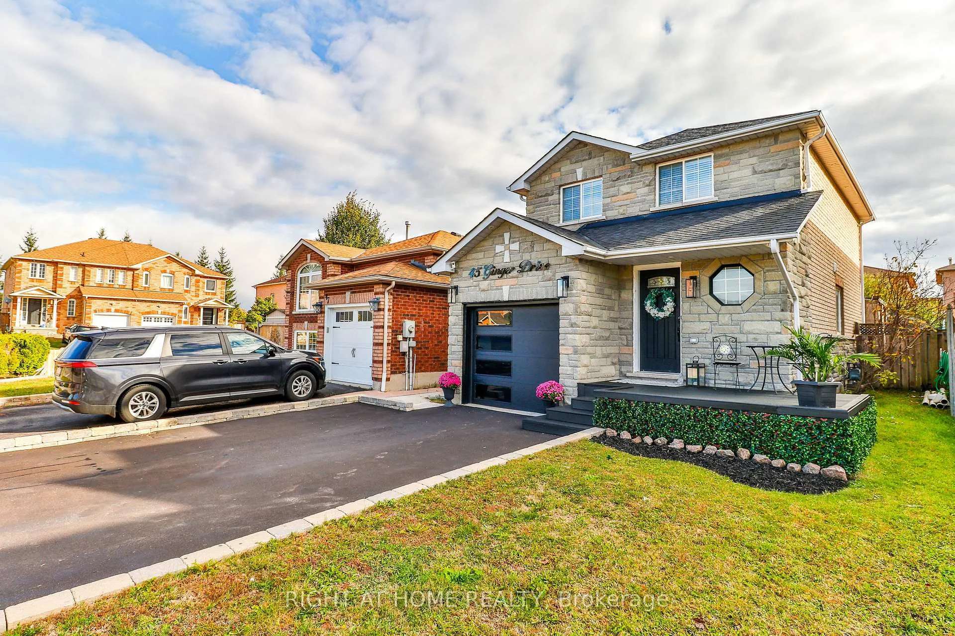 Photo 3 of 45 Ginger Drive, Barrie, Holly — HOMEH