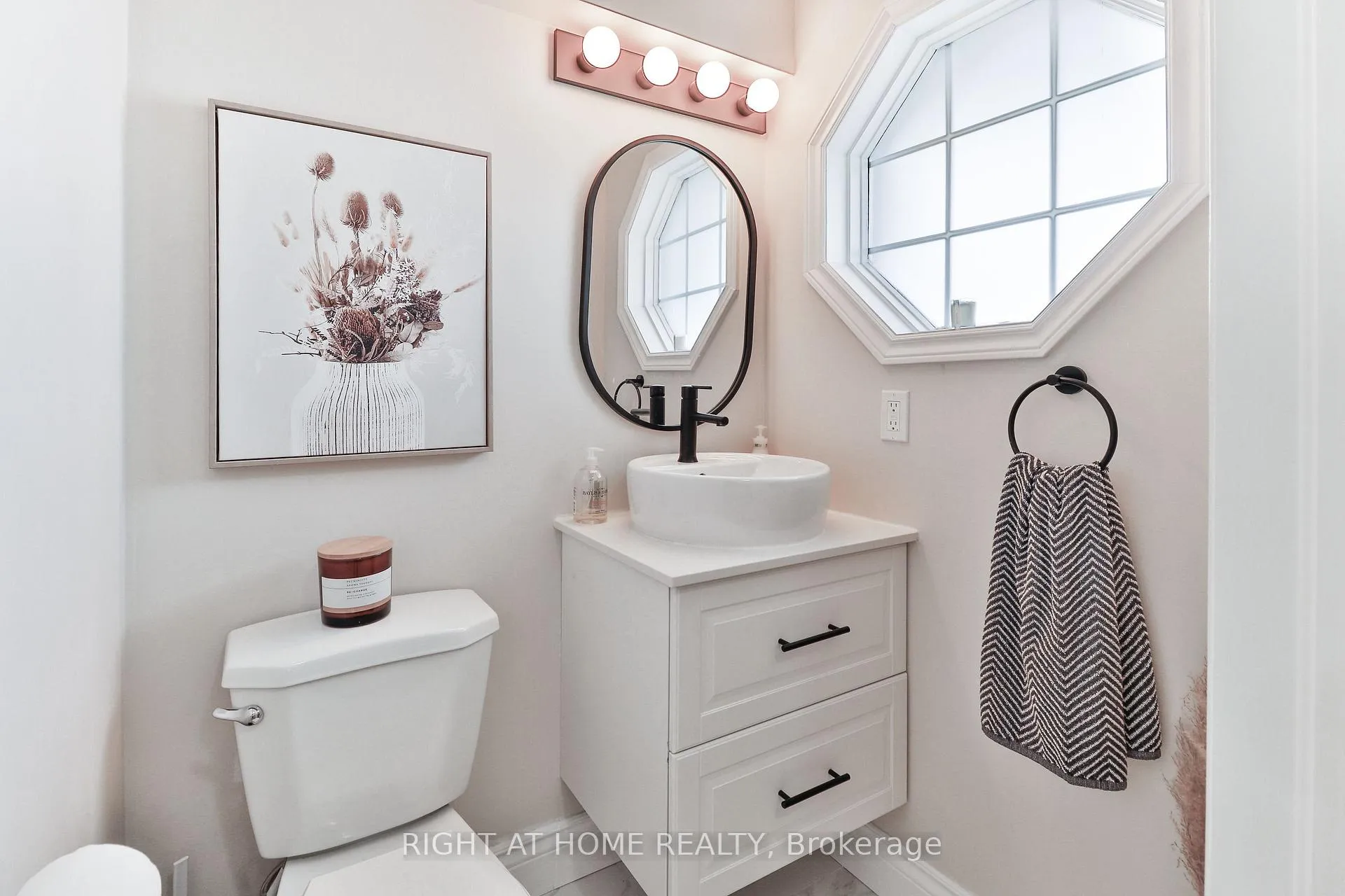 Photo 18 of 45 Ginger Drive, Barrie, Holly — HOMEH