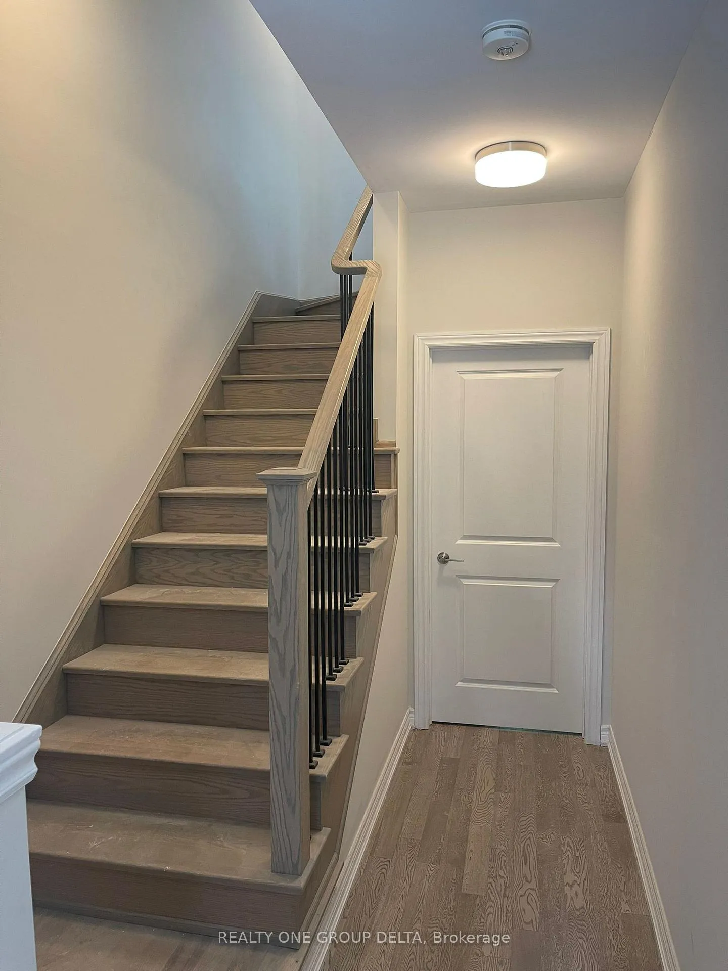 Photo 3 of 57 Folcroft (Main,2nd,3rd) Street, Brampton, Credit Valley — HOMEH