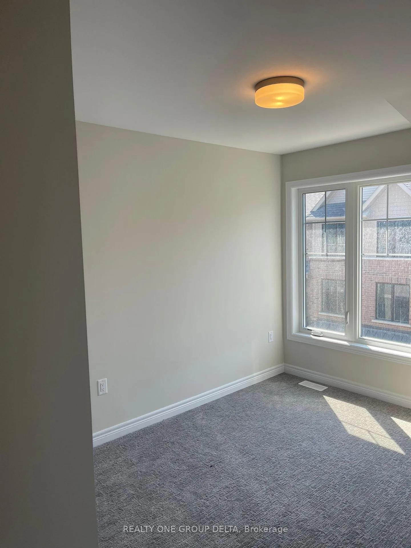 Photo 15 of 57 Folcroft (Main,2nd,3rd) Street, Brampton, Credit Valley — HOMEH