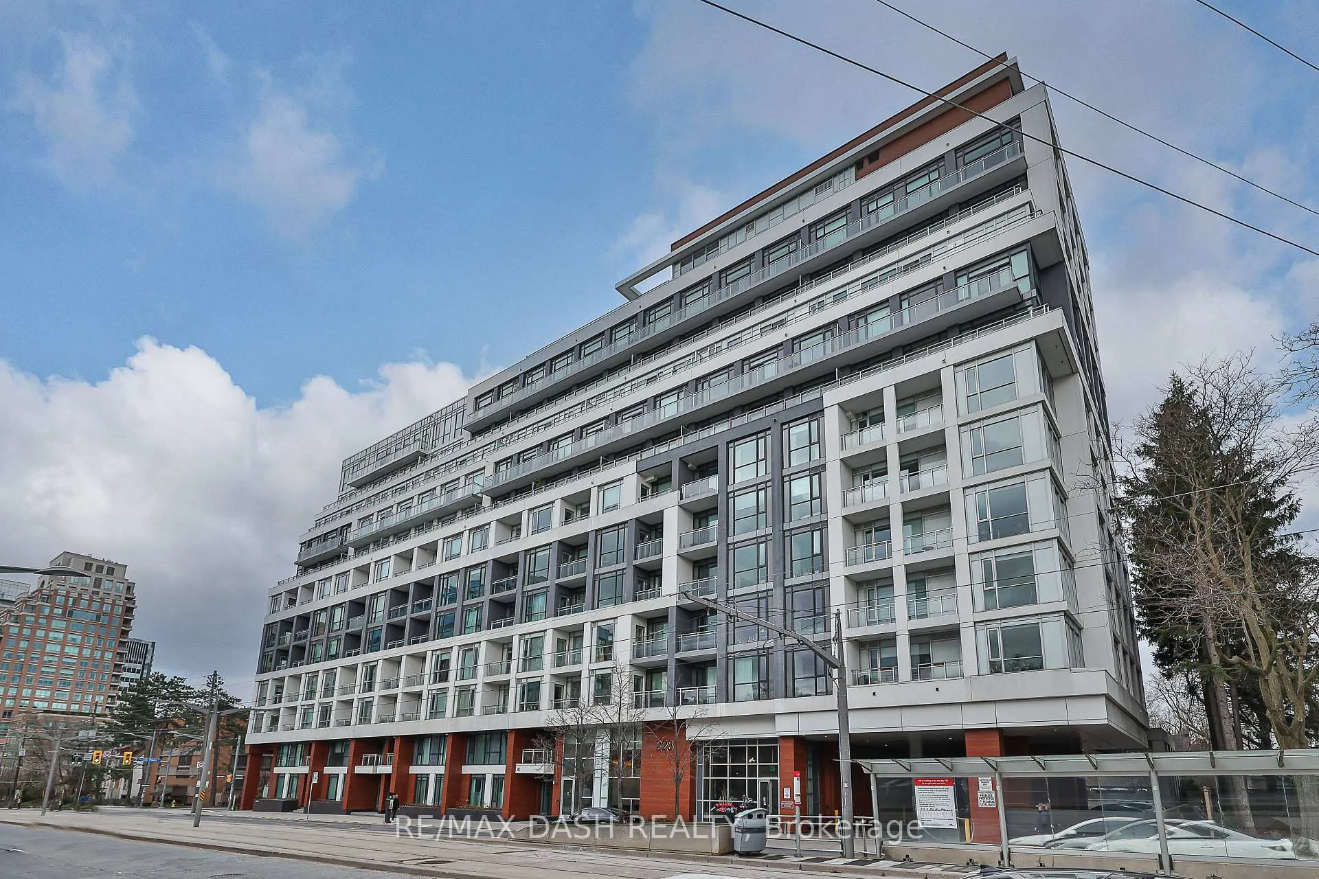 Front of Unit 215, 223 St. Clair Avenue W