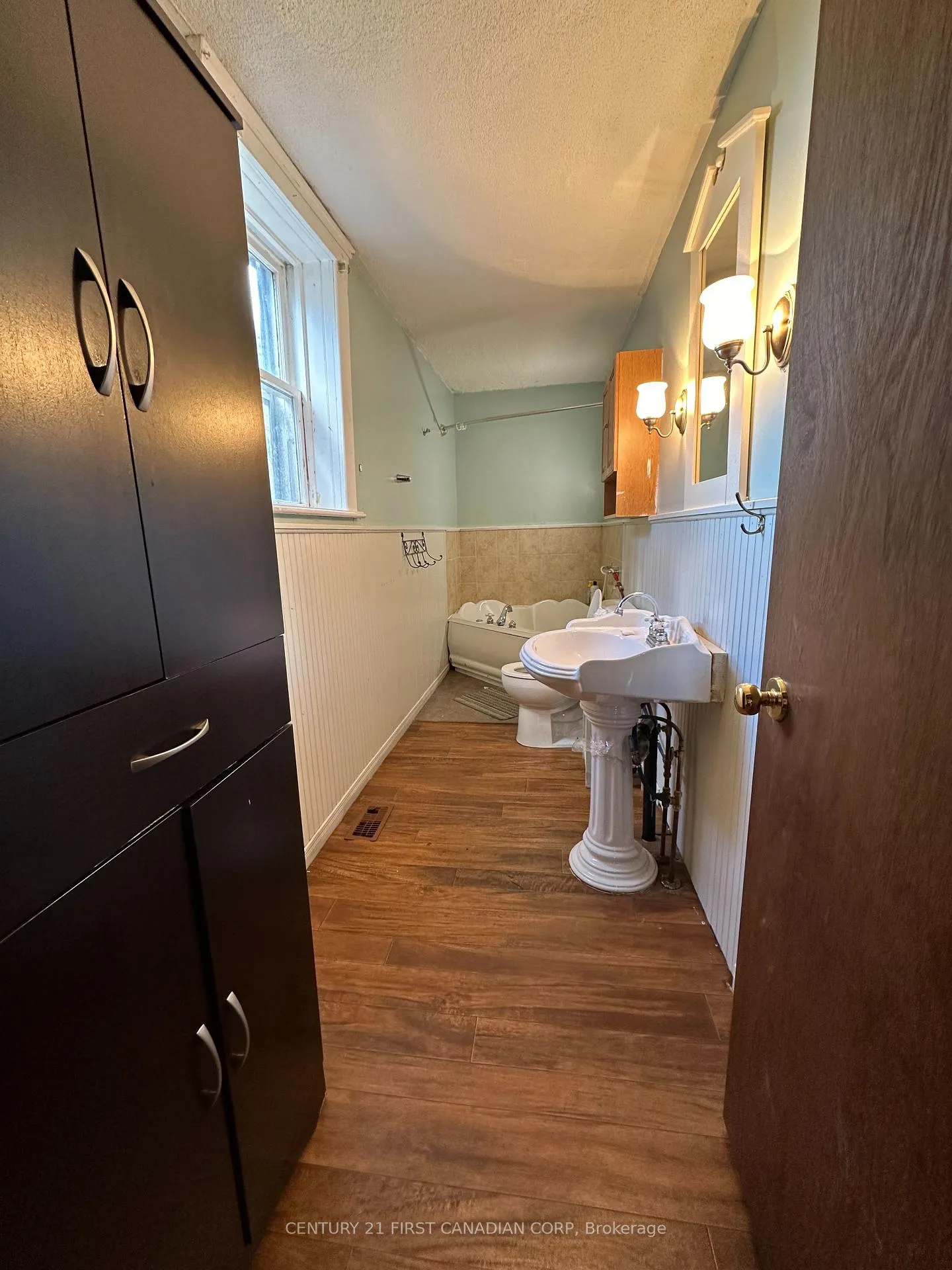 Photo 5 of 14559 Talbot Line, Chatham-Kent, Muirkirk — HOMEH