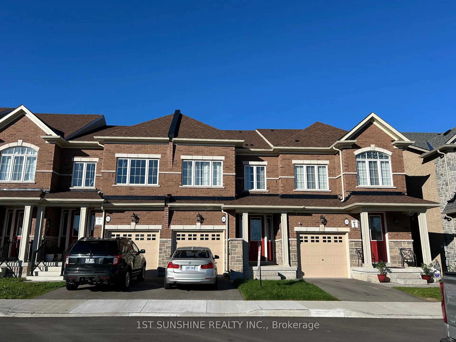Photo 1 of 303 Raymond Road, Hamilton, Meadowlands — HOMEH