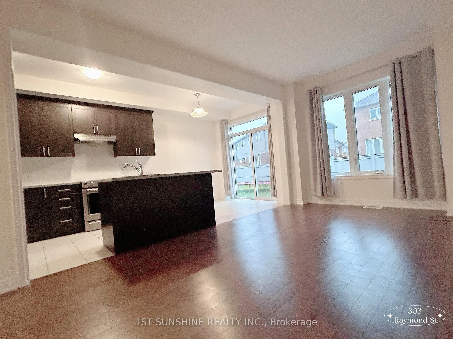 Photo 7 of 303 Raymond Road, Hamilton, Meadowlands — HOMEH