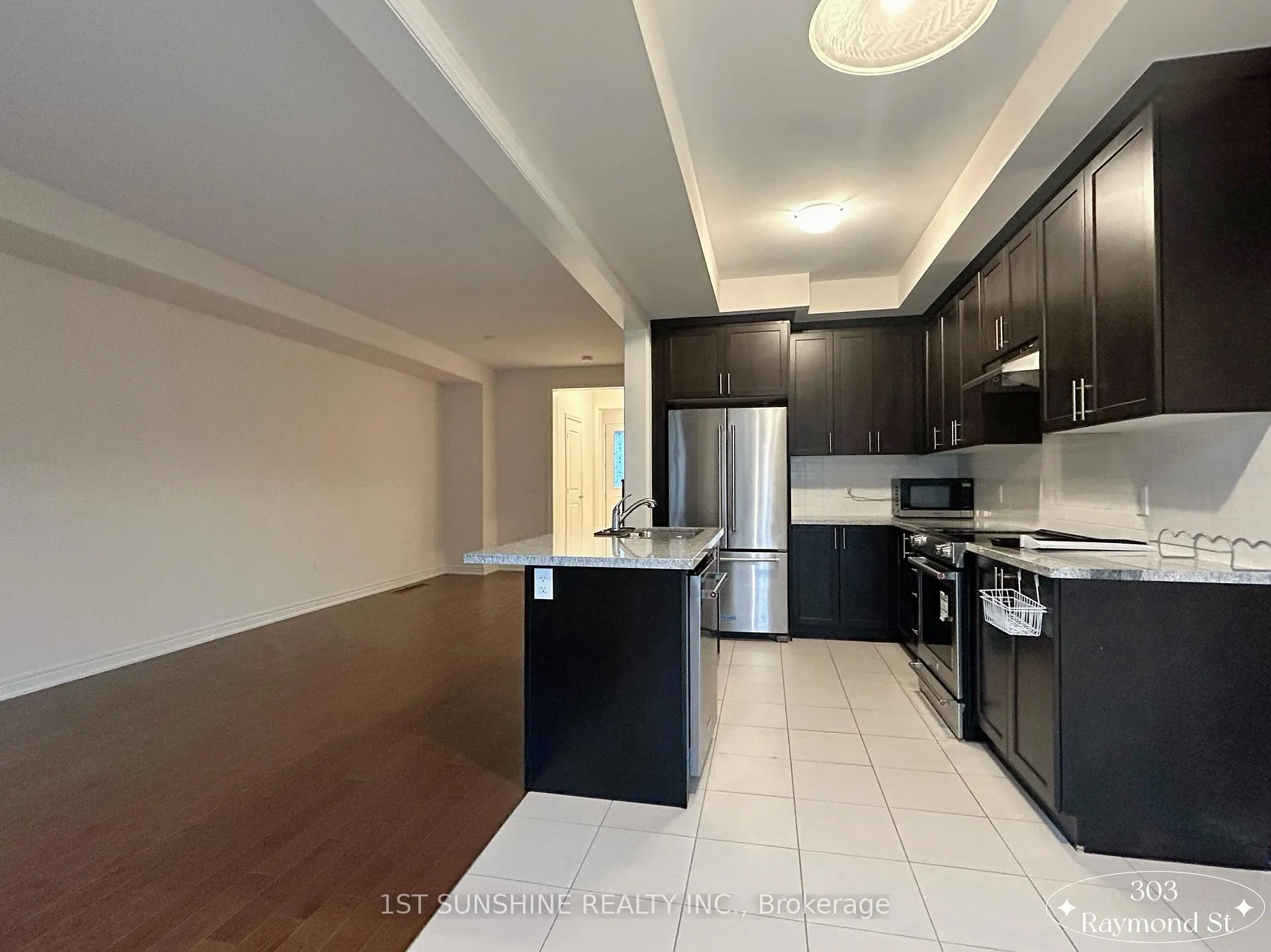 Photo 8 of 303 Raymond Road, Hamilton, Meadowlands — HOMEH