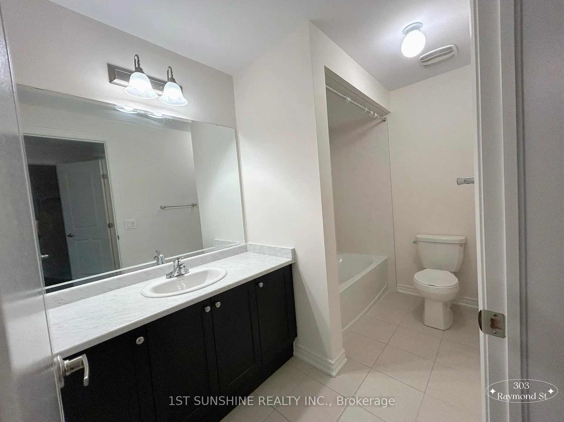 Photo 17 of 303 Raymond Road, Hamilton, Meadowlands — HOMEH
