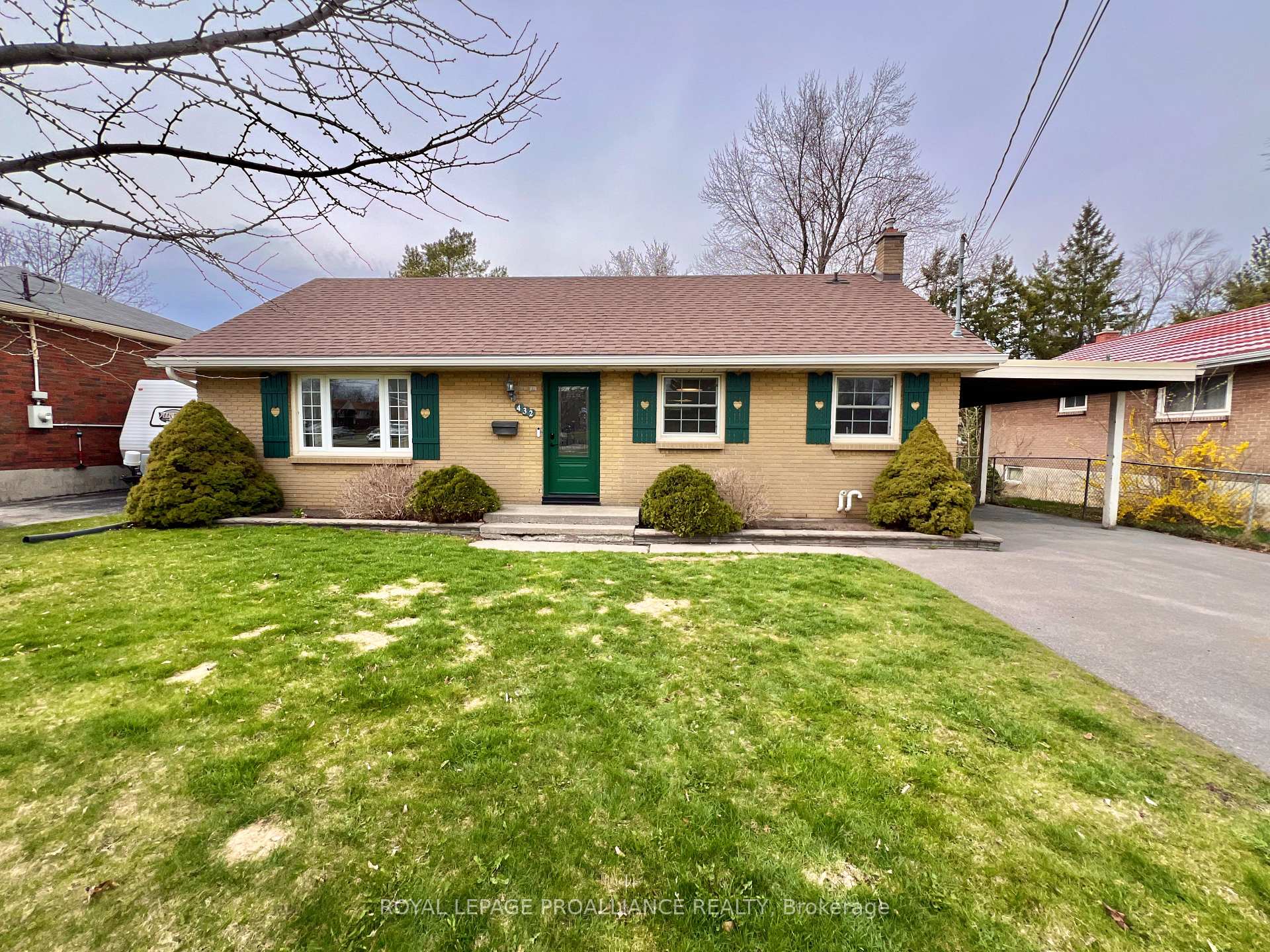 Front of 432 Victoria Avenue
