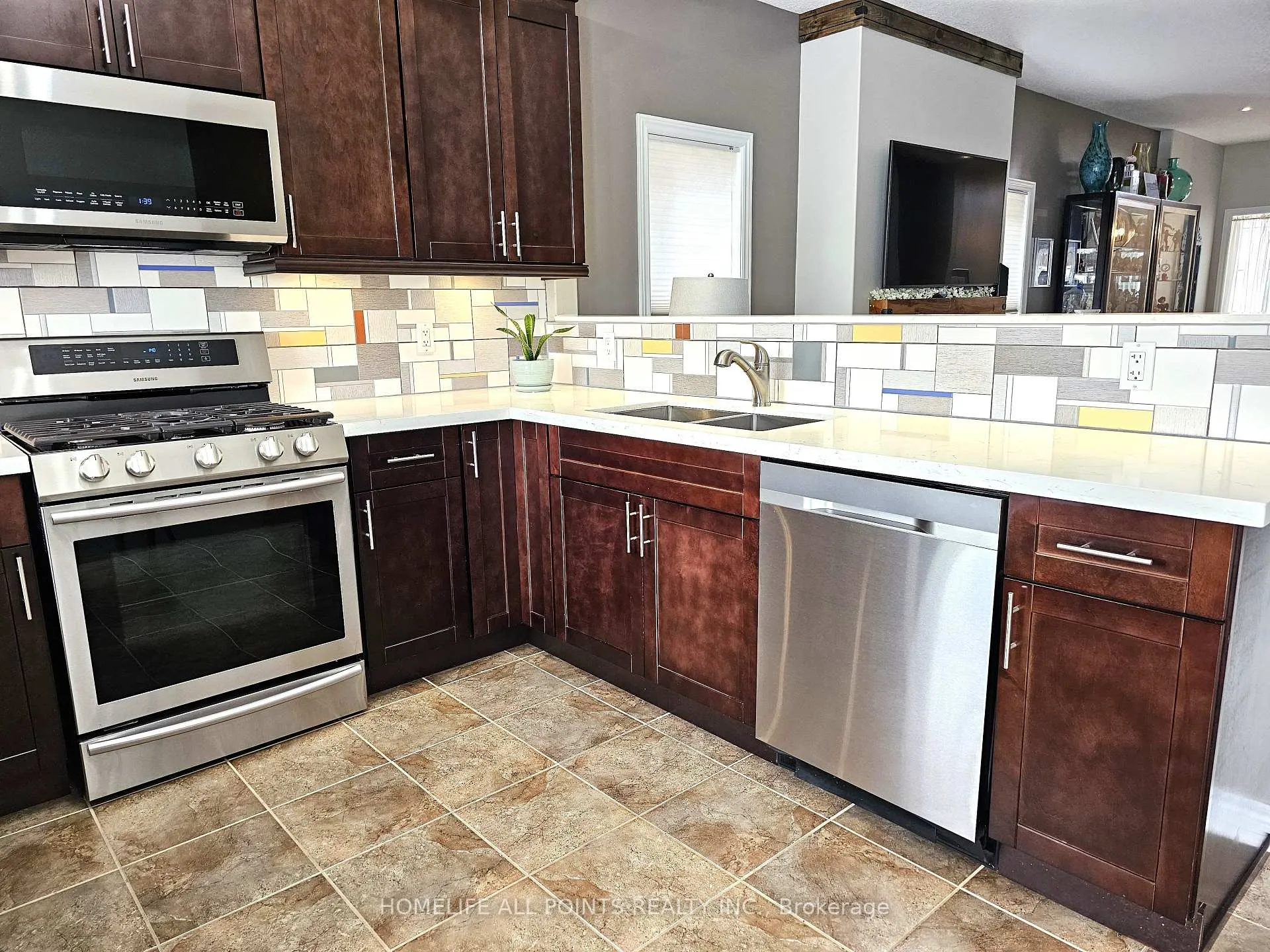 Photo 10 of 158 Gray Avenue, New Tecumseth, Alliston — HOMEH