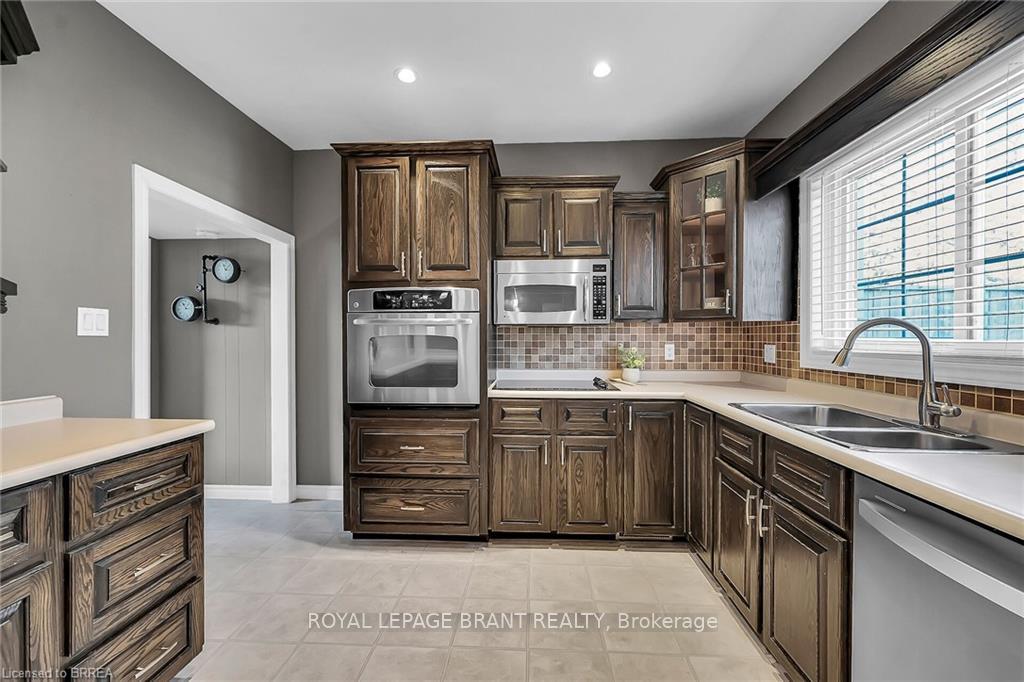 Photo 13 of 6 Charlotte Street, Brant, Paris — HOMEH