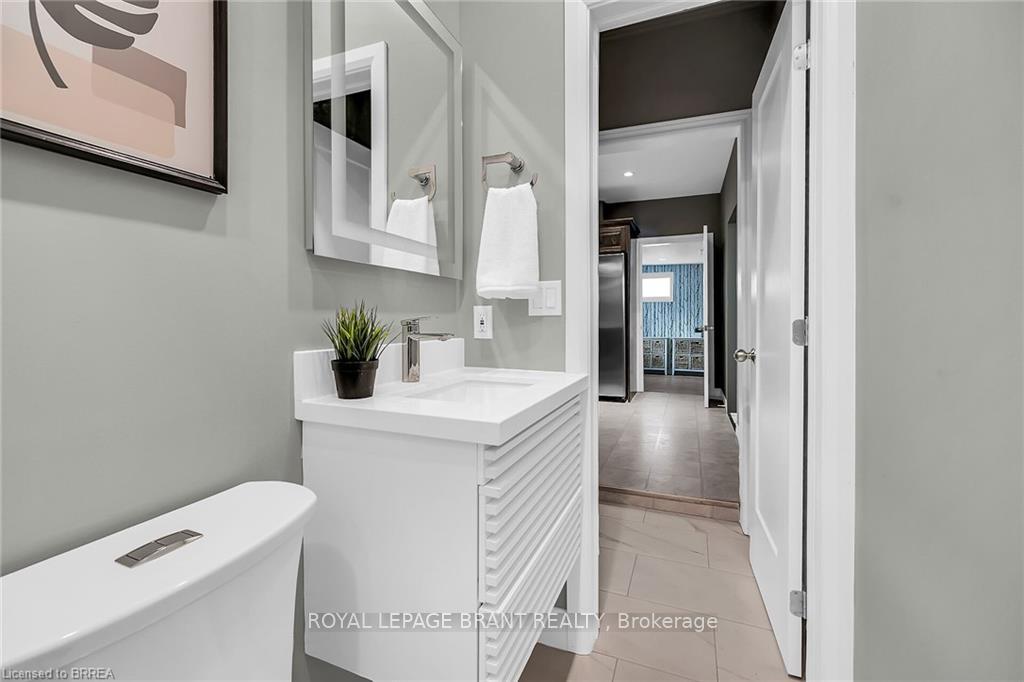 Photo 24 of 6 Charlotte Street, Brant, Paris — HOMEH