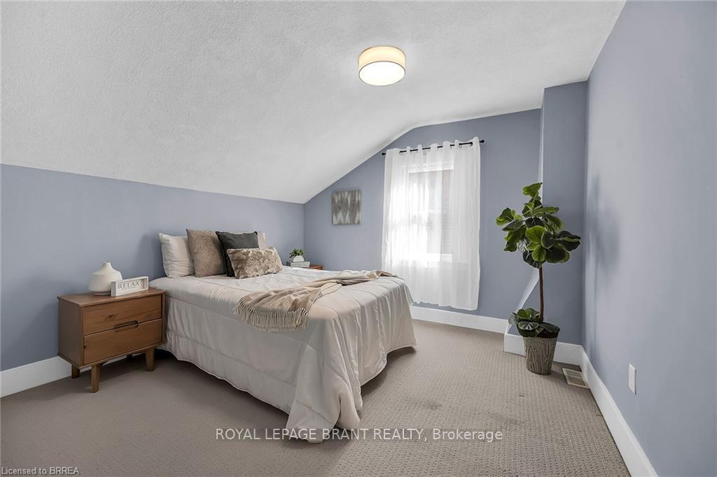 Photo 27 of 6 Charlotte Street, Brant, Paris — HOMEH