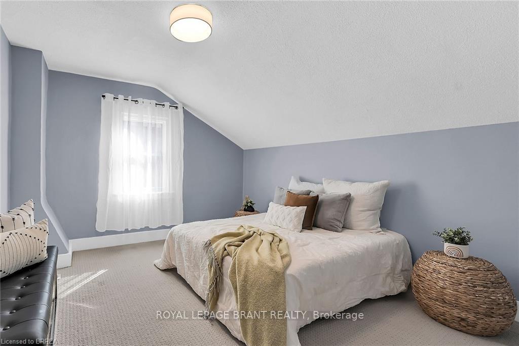 Photo 31 of 6 Charlotte Street, Brant, Paris — HOMEH