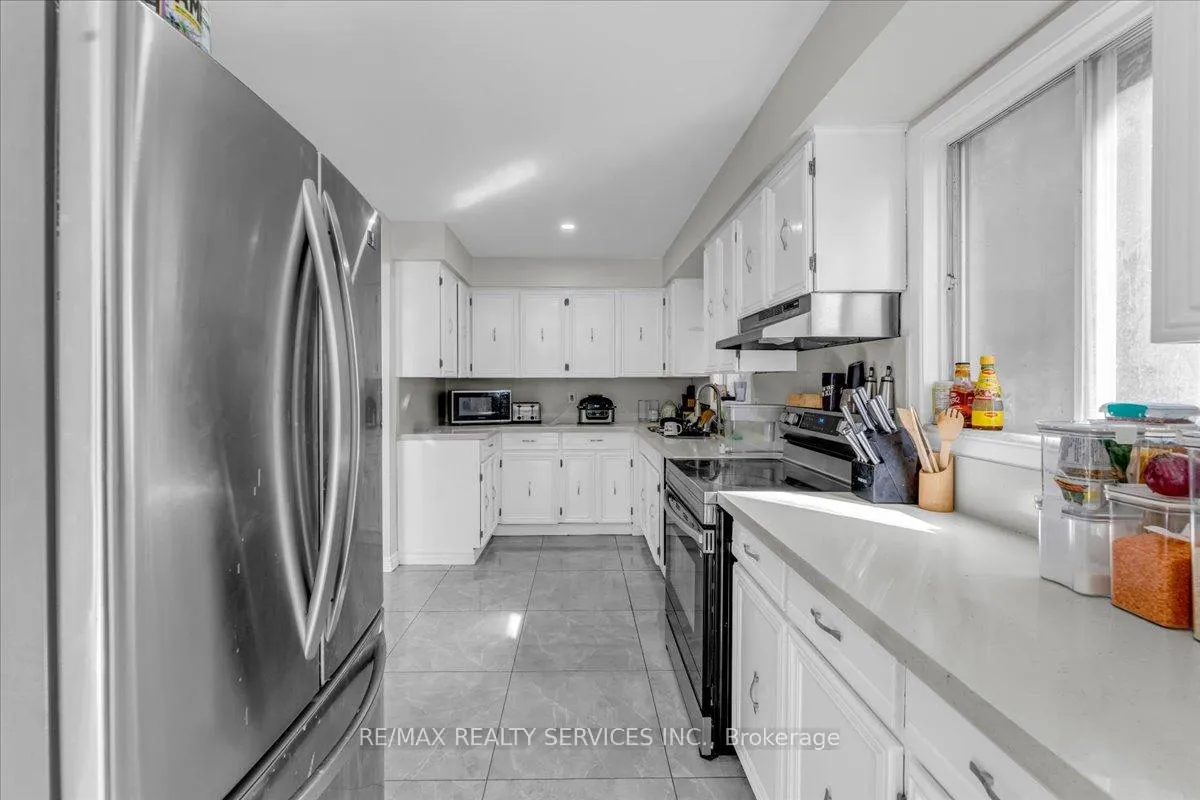 Photo 9 of 188 Simmons Boulevard, Brampton, Madoc — HOMEH