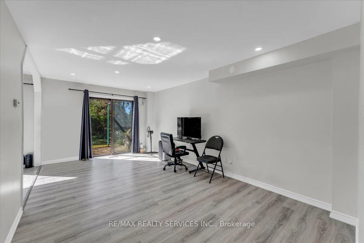 Photo 11 of 188 Simmons Boulevard, Brampton, Madoc — HOMEH