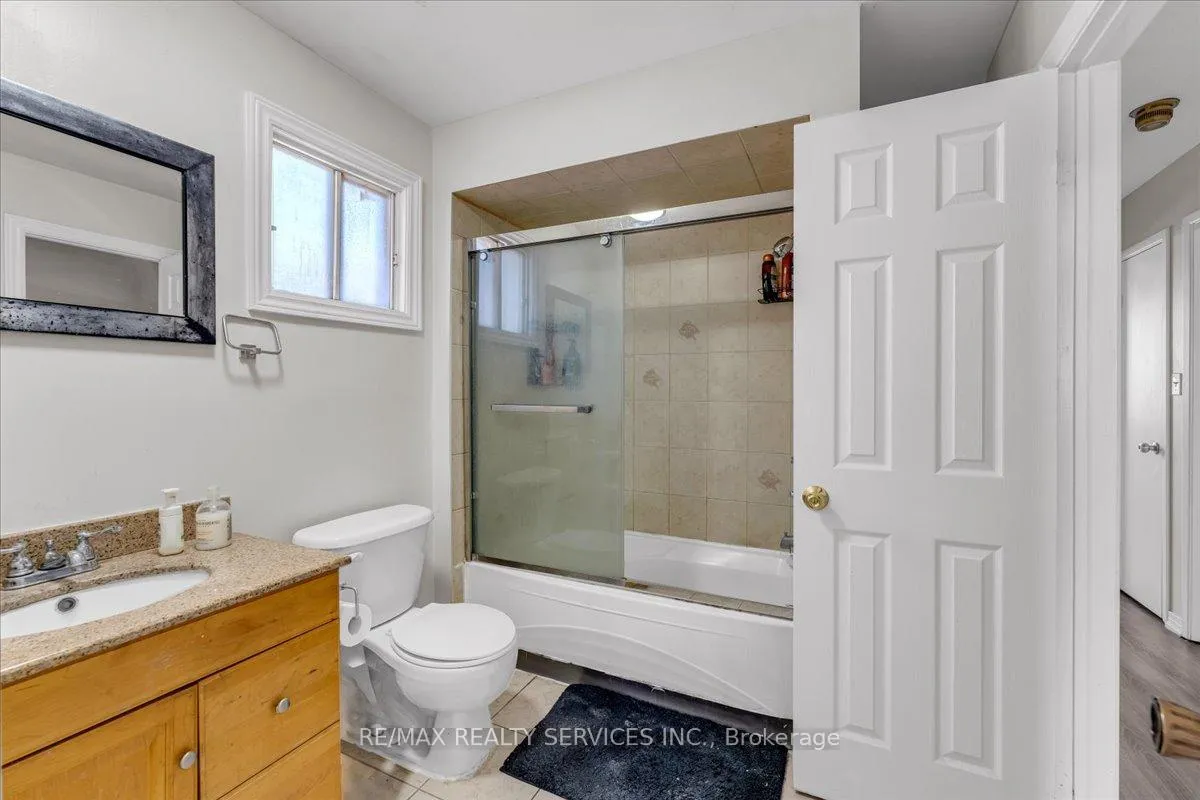 Photo 21 of 188 Simmons Boulevard, Brampton, Madoc — HOMEH