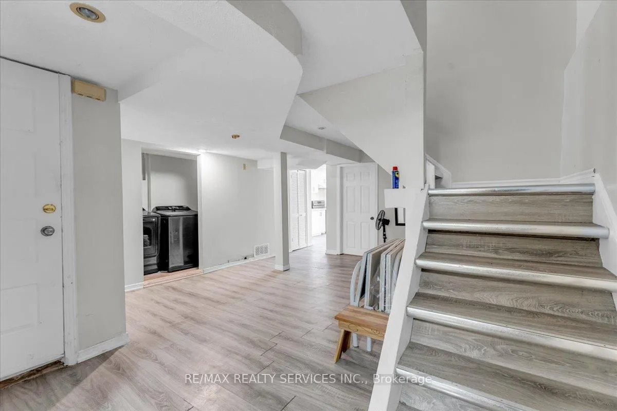 Photo 23 of 188 Simmons Boulevard, Brampton, Madoc — HOMEH