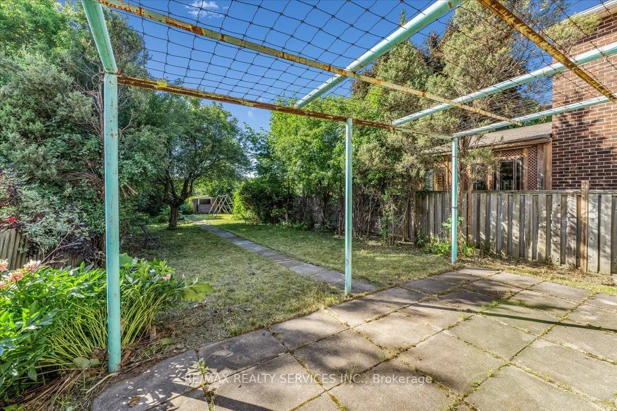 Photo 29 of 188 Simmons Boulevard, Brampton, Madoc — HOMEH