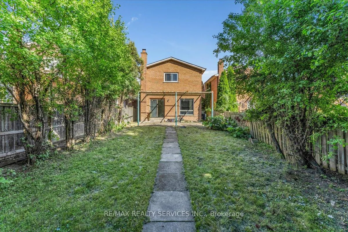 Photo 30 of 188 Simmons Boulevard, Brampton, Madoc — HOMEH