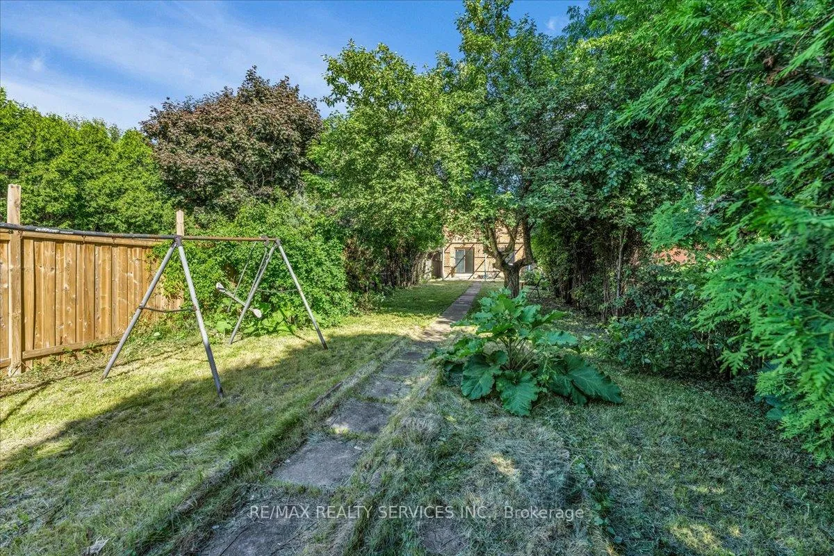 Photo 32 of 188 Simmons Boulevard, Brampton, Madoc — HOMEH