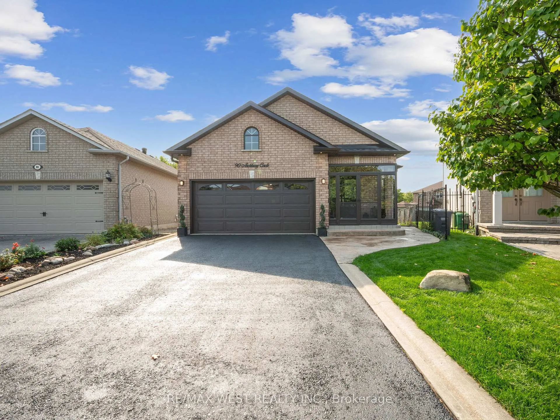 Photo 2 of 90 Archbury Circle, Caledon, Bolton East — HOMEH