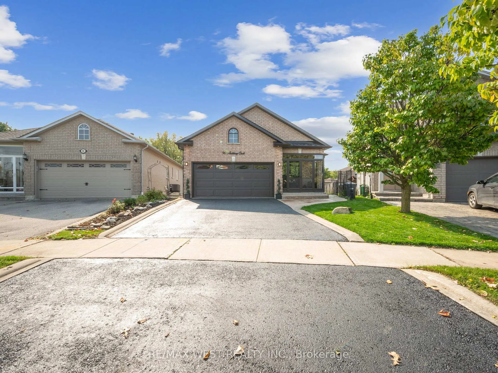 Photo 3 of 90 Archbury Circle, Caledon, Bolton East — HOMEH