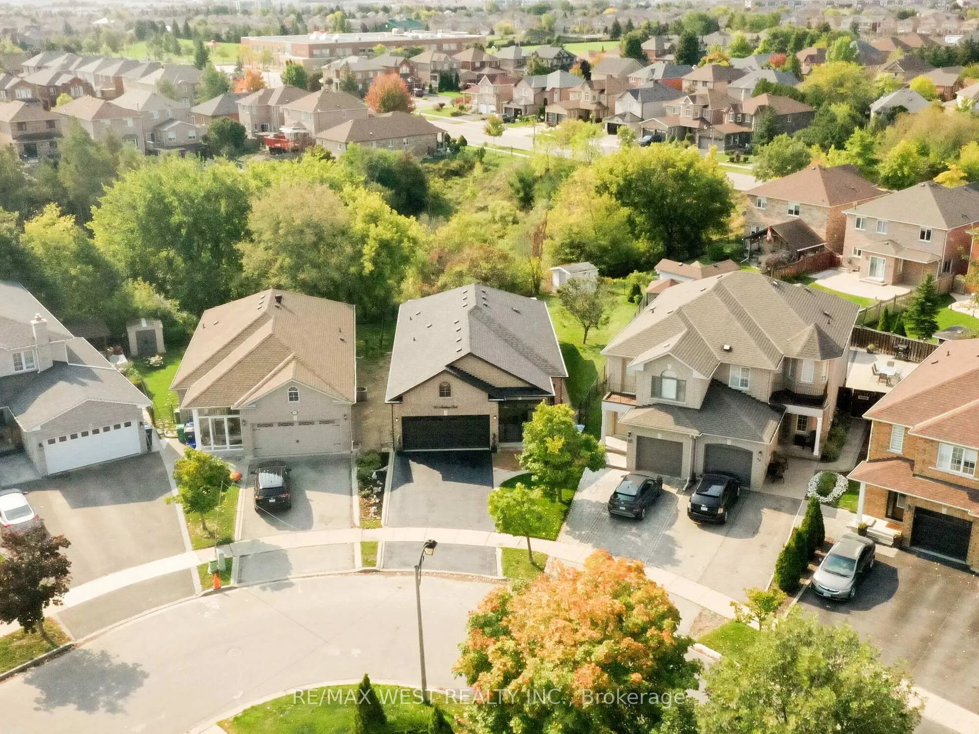 Photo 5 of 90 Archbury Circle, Caledon, Bolton East — HOMEH