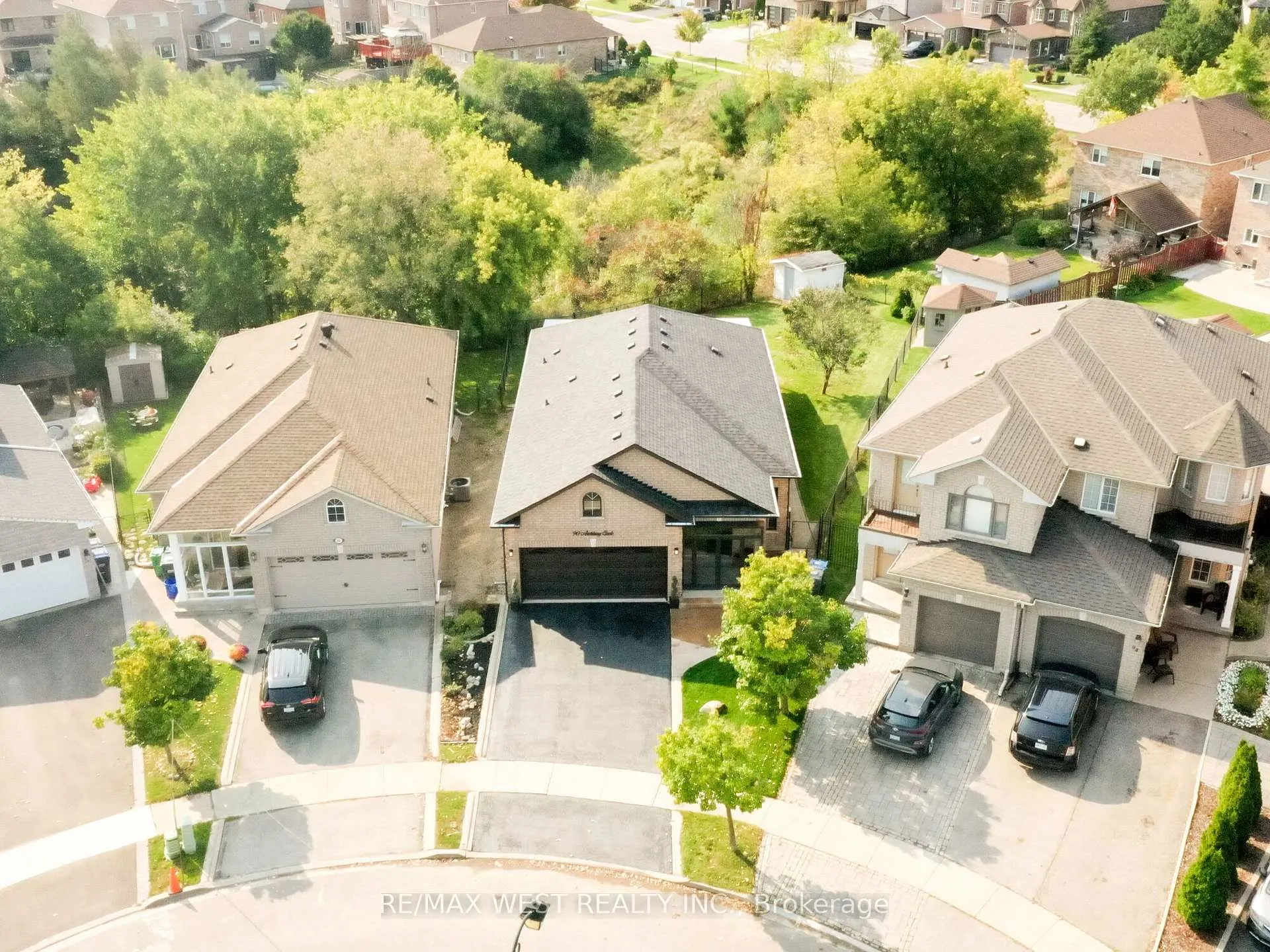Photo 6 of 90 Archbury Circle, Caledon, Bolton East — HOMEH