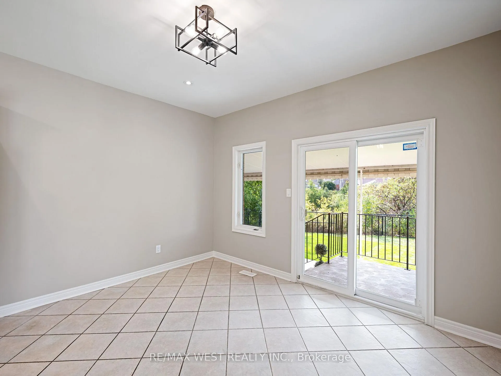 Photo 15 of 90 Archbury Circle, Caledon, Bolton East — HOMEH