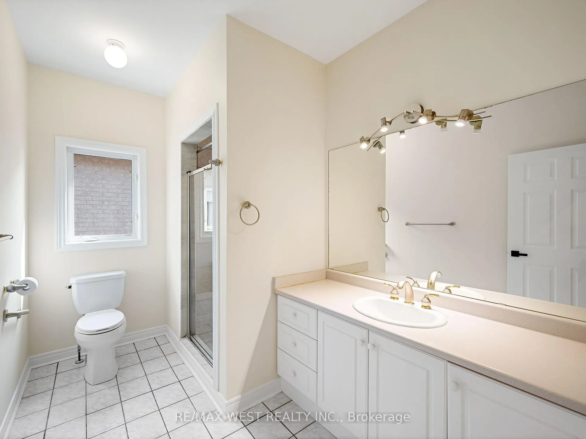 Photo 21 of 90 Archbury Circle, Caledon, Bolton East — HOMEH