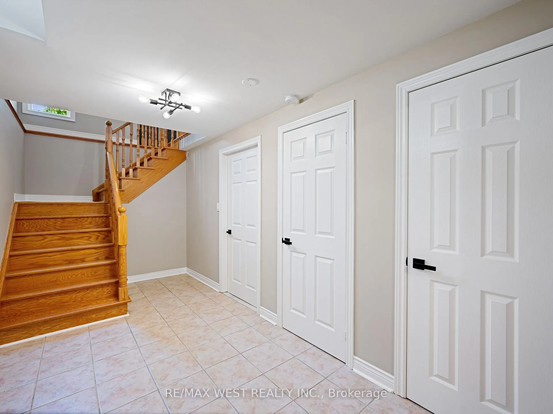 Photo 22 of 90 Archbury Circle, Caledon, Bolton East — HOMEH