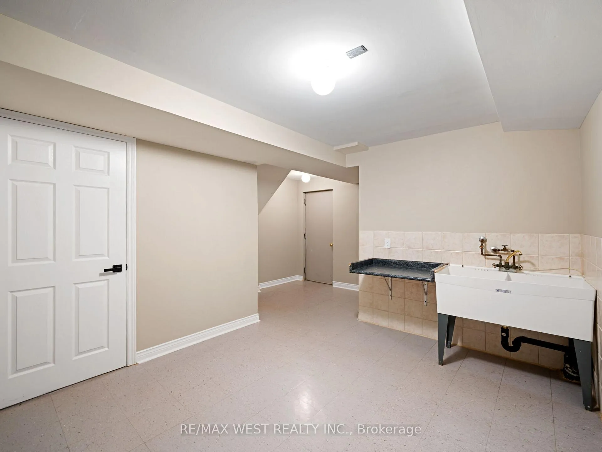 Photo 30 of 90 Archbury Circle, Caledon, Bolton East — HOMEH