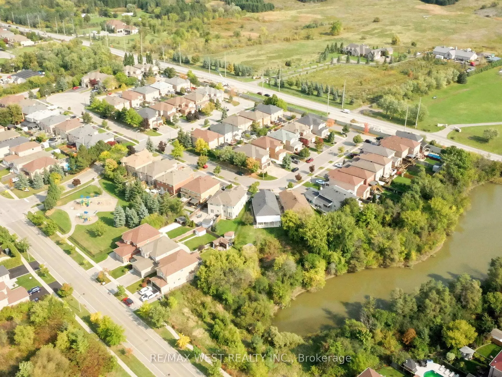 Photo 40 of 90 Archbury Circle, Caledon, Bolton East — HOMEH