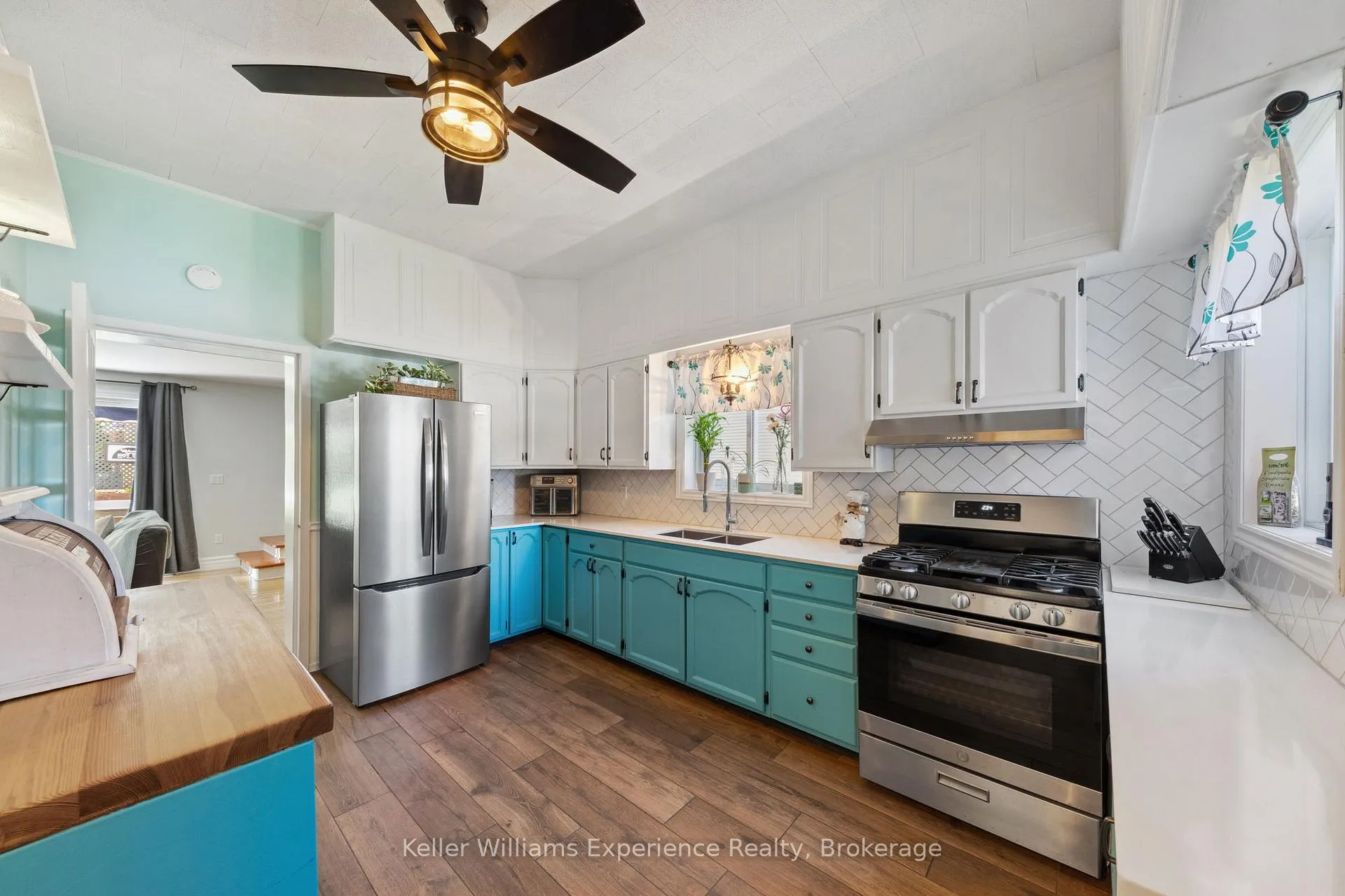 Photo 6 of 220 Third Street, Midland — HOMEH