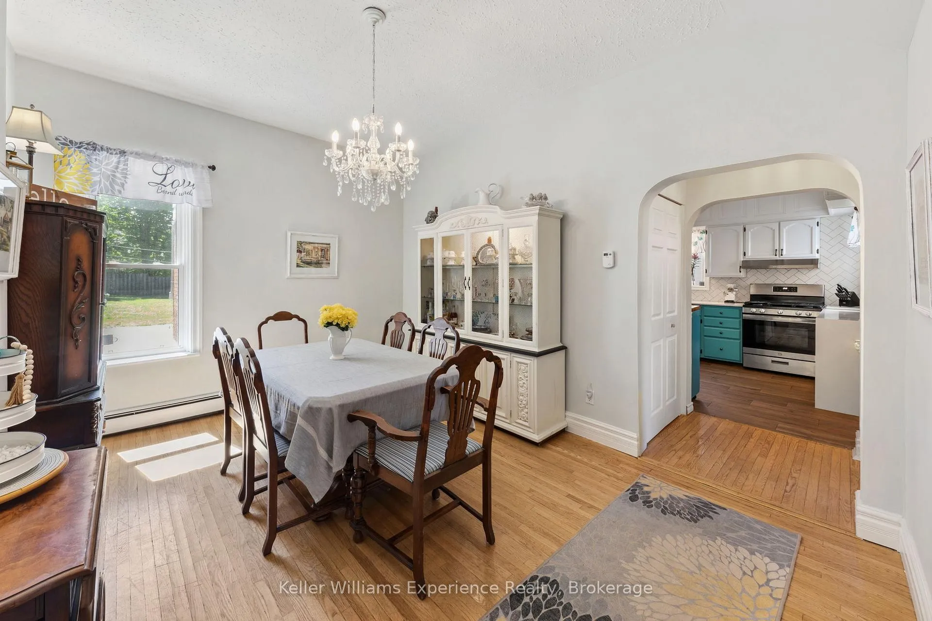 Photo 11 of 220 Third Street, Midland — HOMEH
