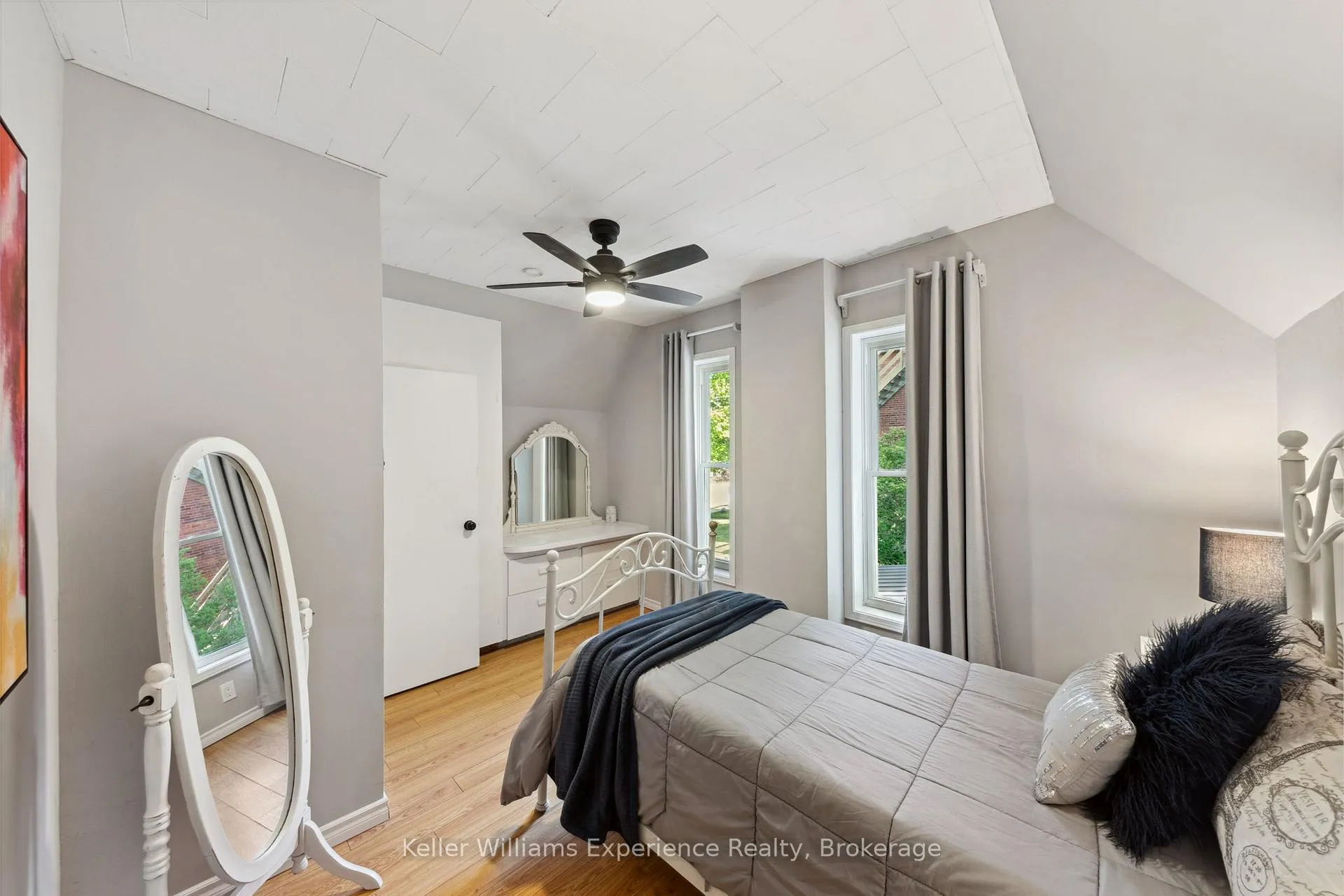 Photo 22 of 220 Third Street, Midland — HOMEH