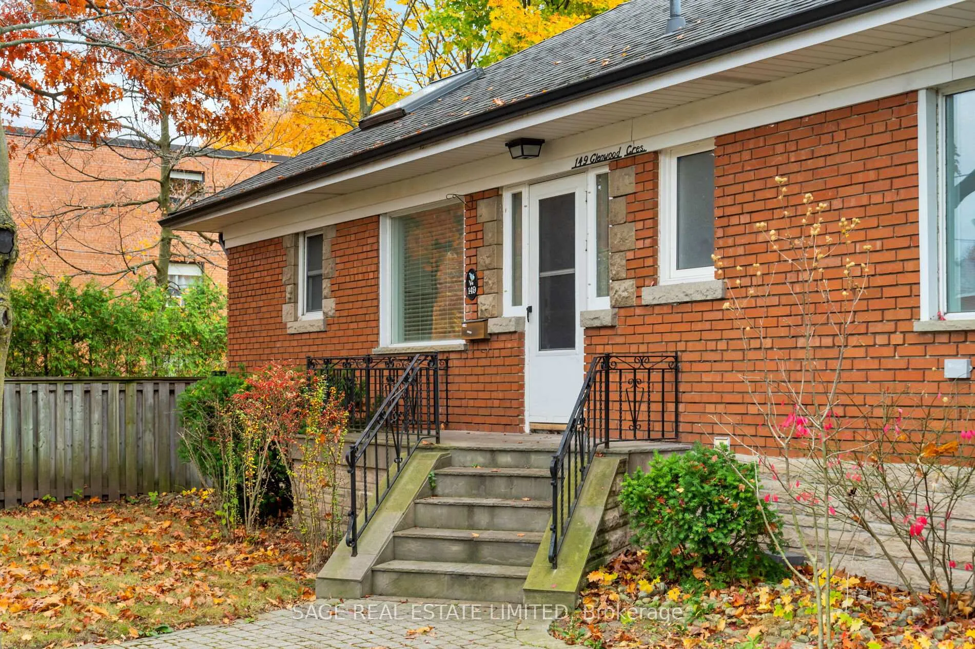 Photo 3 of 149 Glenwood Crescent, Toronto, O'Connor-Parkview — HOMEH