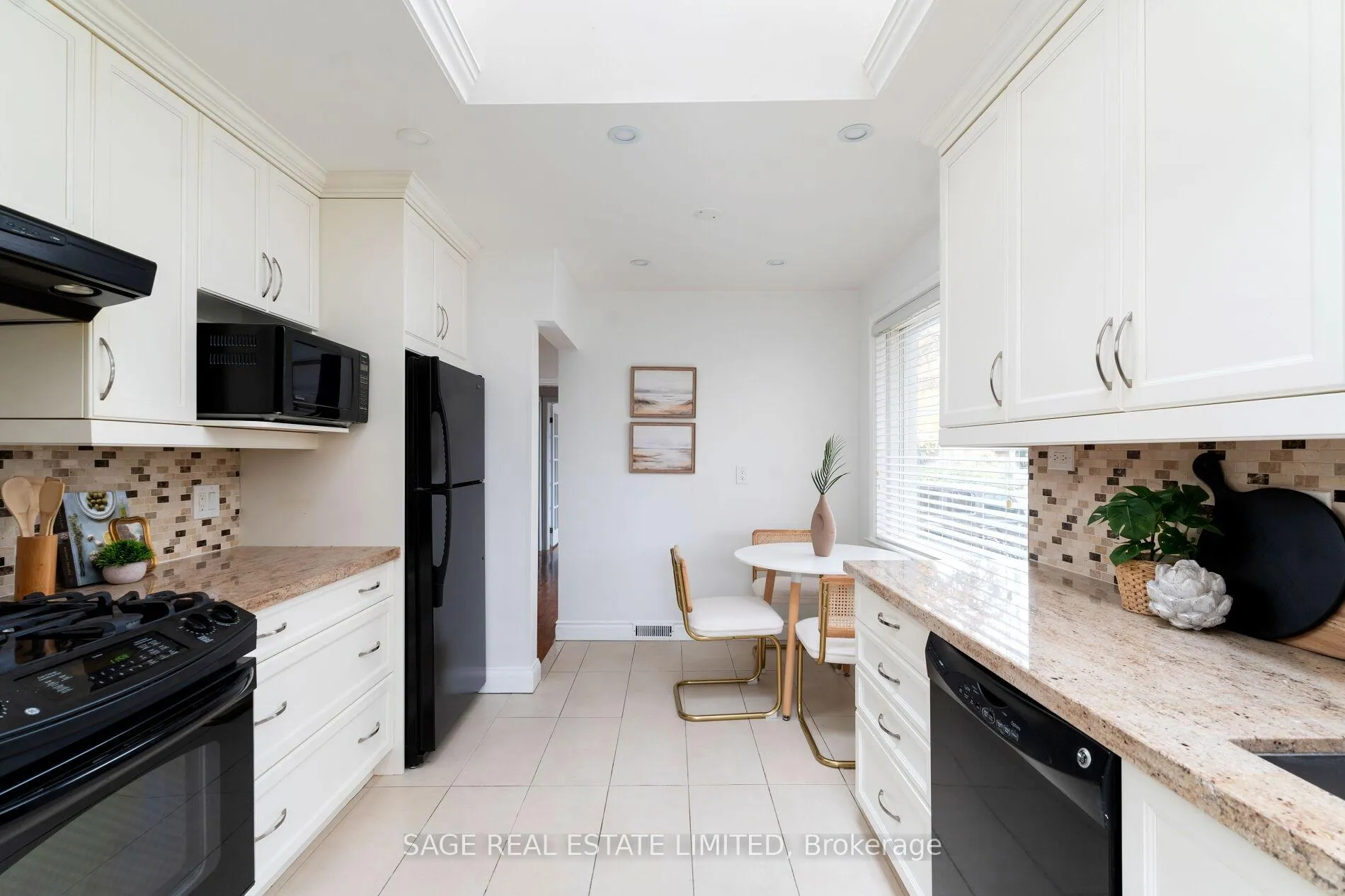 Photo 16 of 149 Glenwood Crescent, Toronto, O'Connor-Parkview — HOMEH
