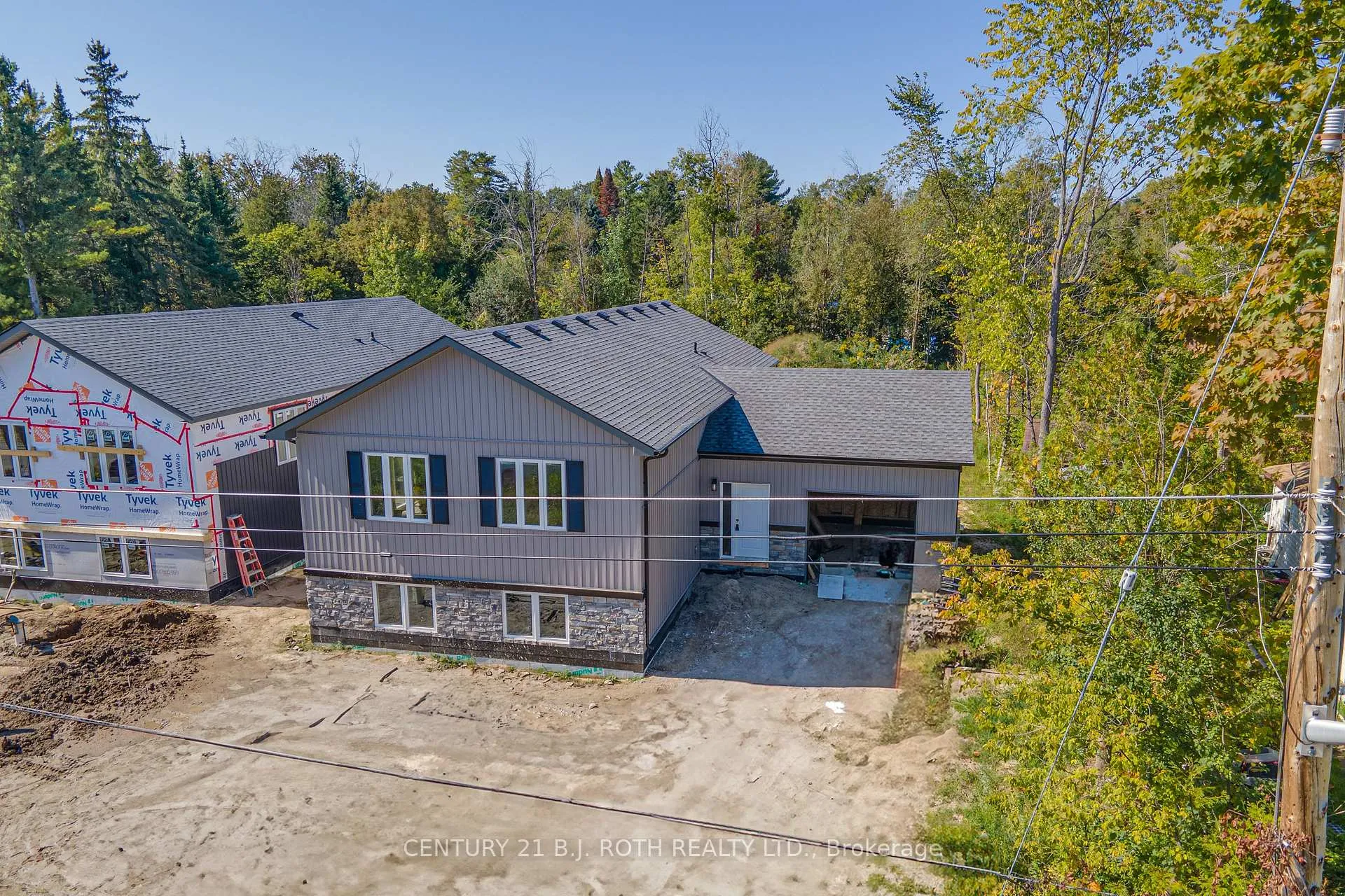 Photo 2 of 3256 Cove Avenue, Innisfil, Rural Innisfil — HOMEH