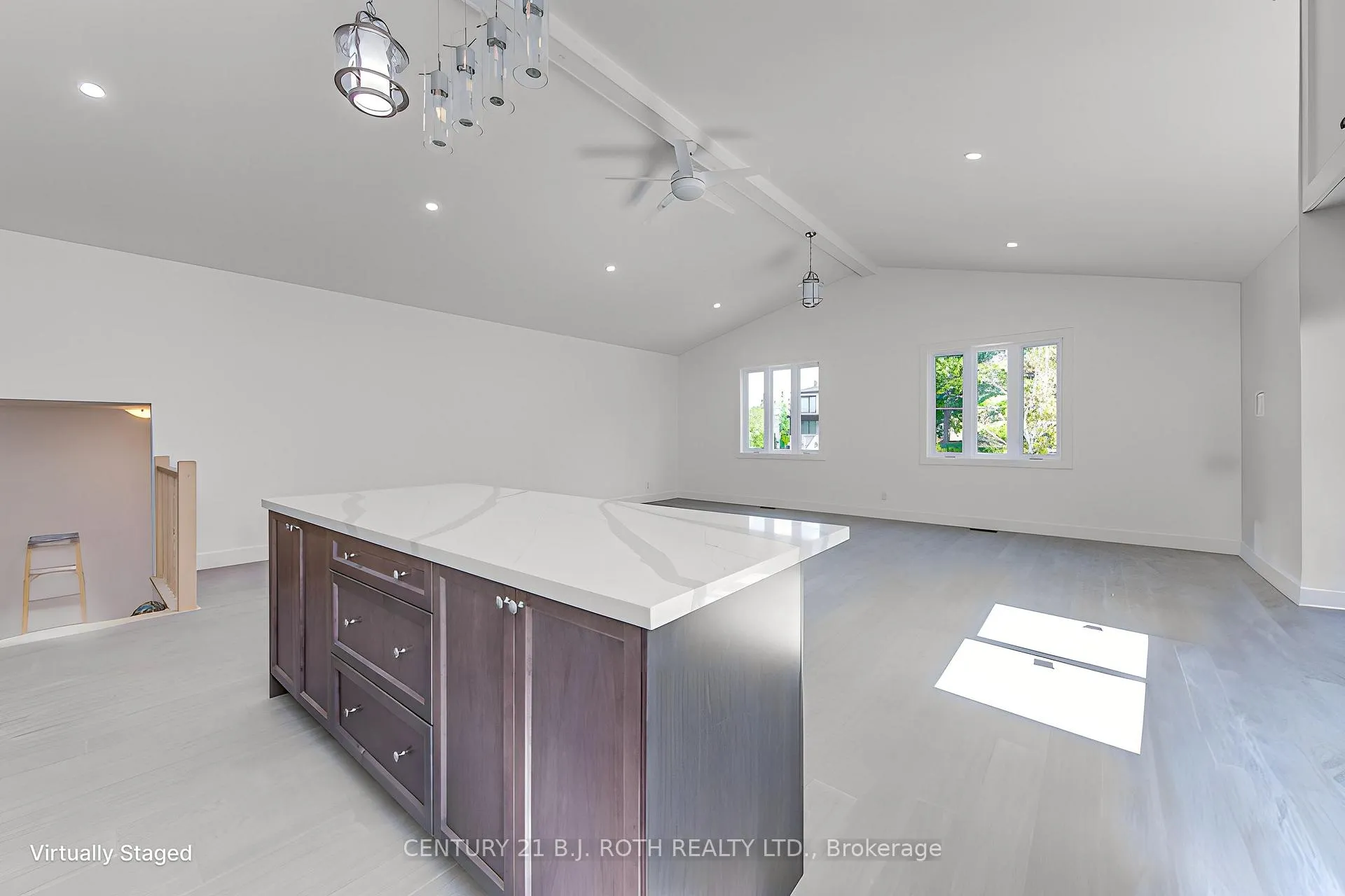 Photo 4 of 3256 Cove Avenue, Innisfil, Rural Innisfil — HOMEH