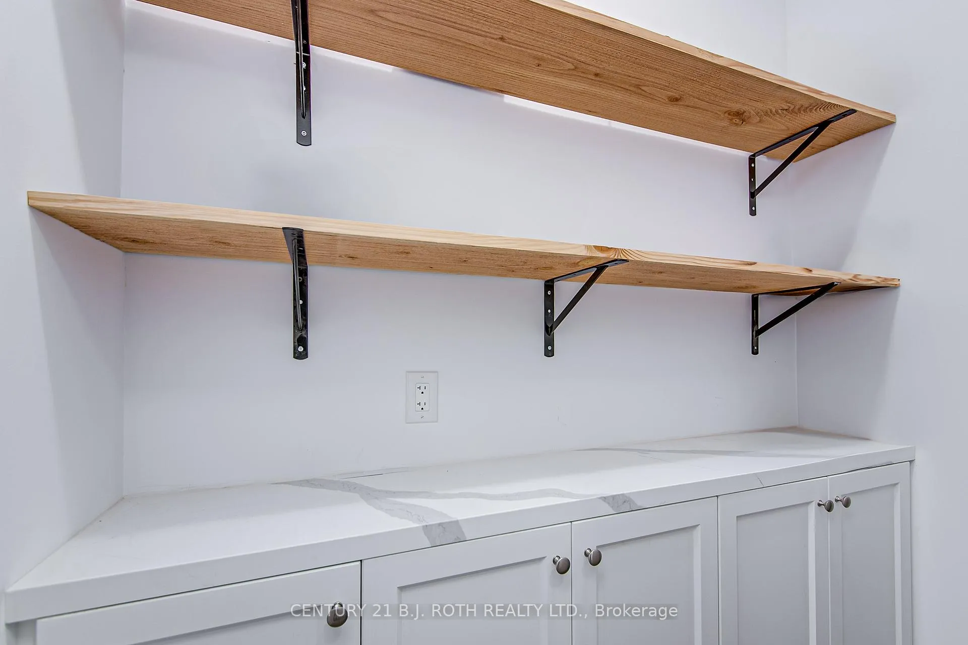 Photo 12 of 3256 Cove Avenue, Innisfil, Rural Innisfil — HOMEH