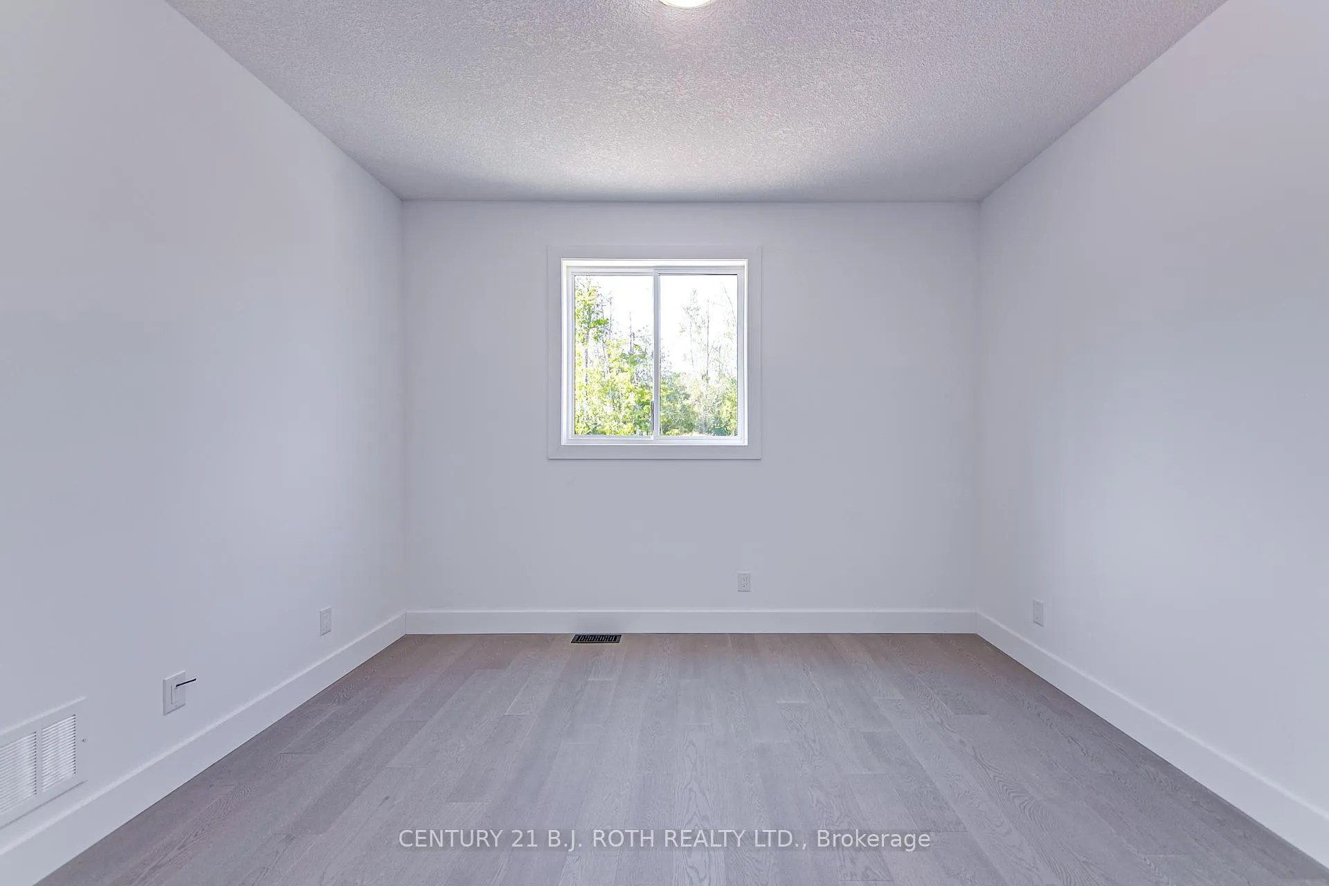Photo 16 of 3256 Cove Avenue, Innisfil, Rural Innisfil — HOMEH