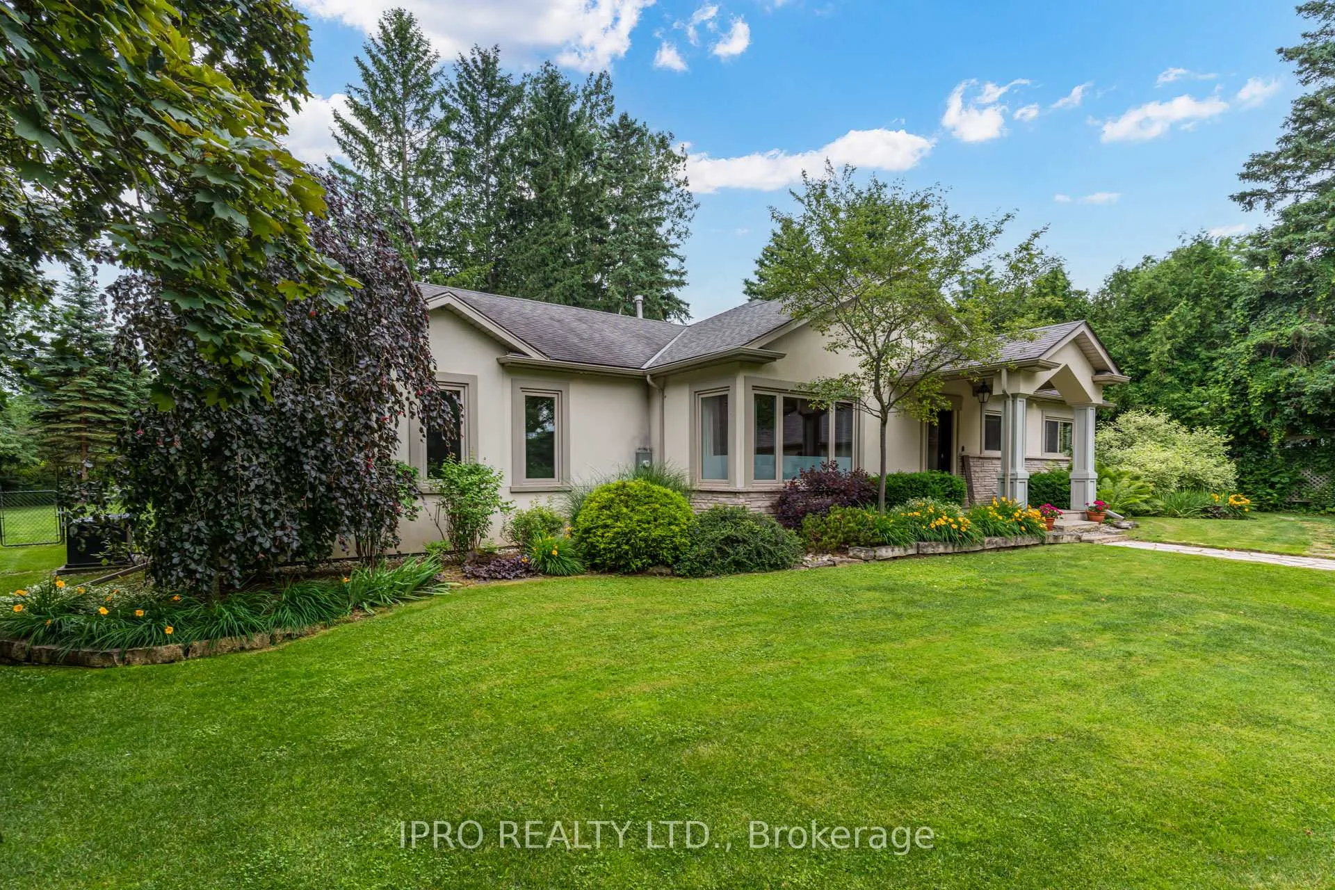 Photo 3 of 14610 Creditview Road, Caledon, Cheltenham — HOMEH