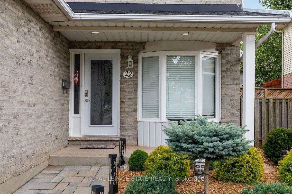Photo 12 of 22 Merritt Crescent, Grimsby, Grimsby West — HOMEH
