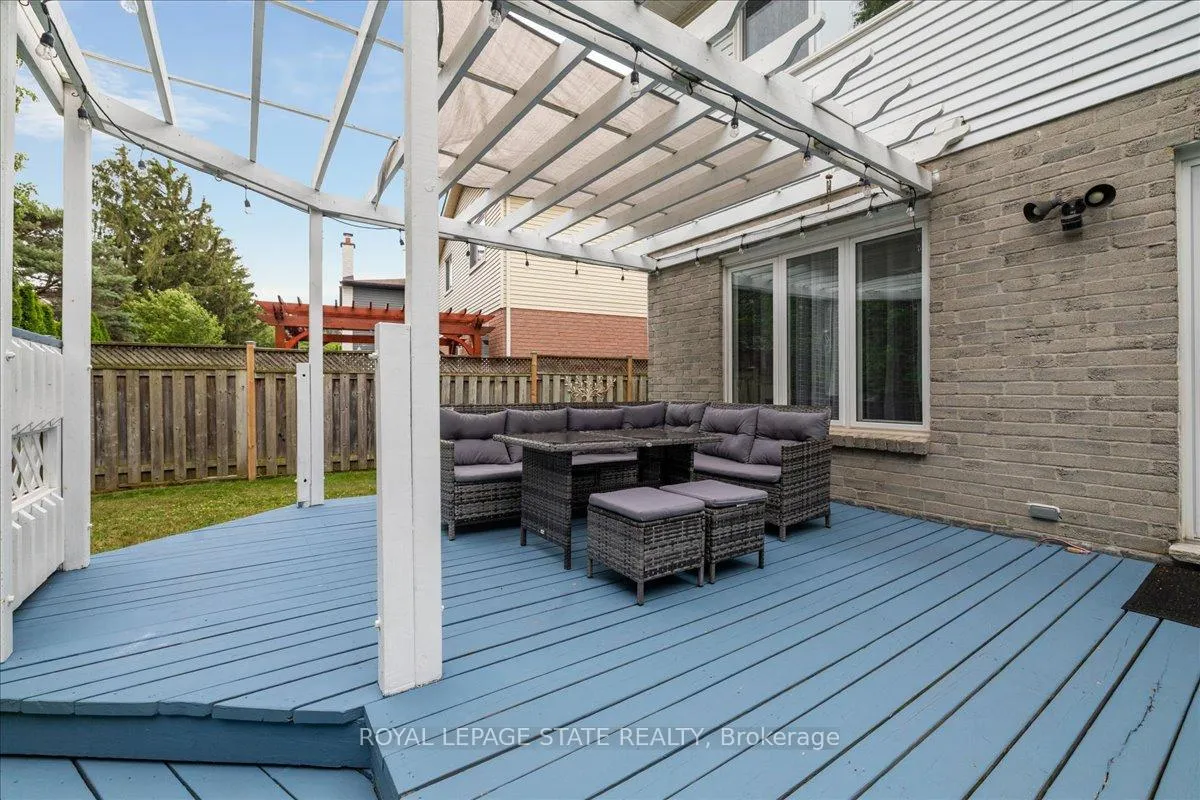 Photo 38 of 22 Merritt Crescent, Grimsby, Grimsby West — HOMEH