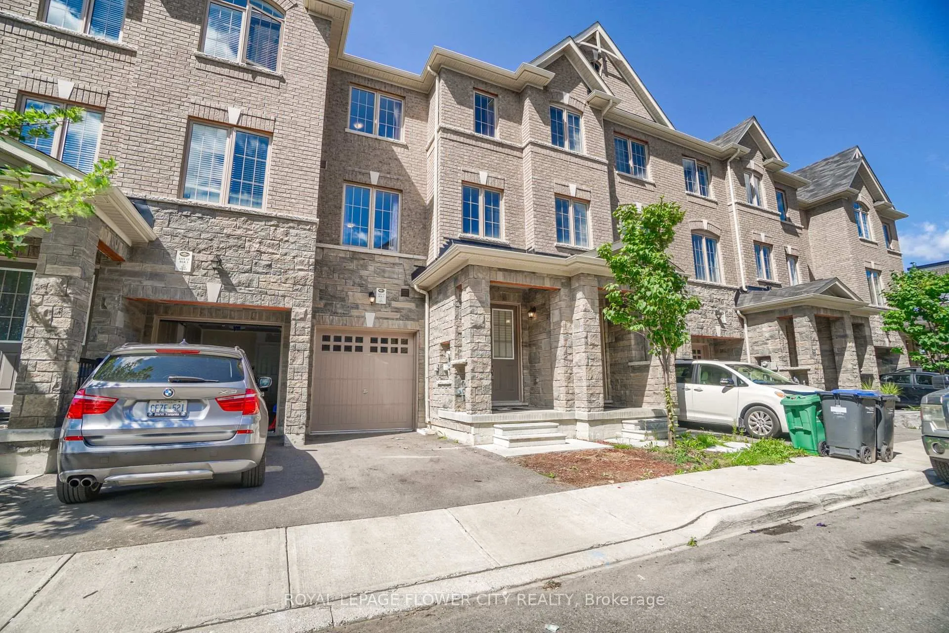 Photo 3 of 10 Faye Street, Brampton, Bram East — HOMEH