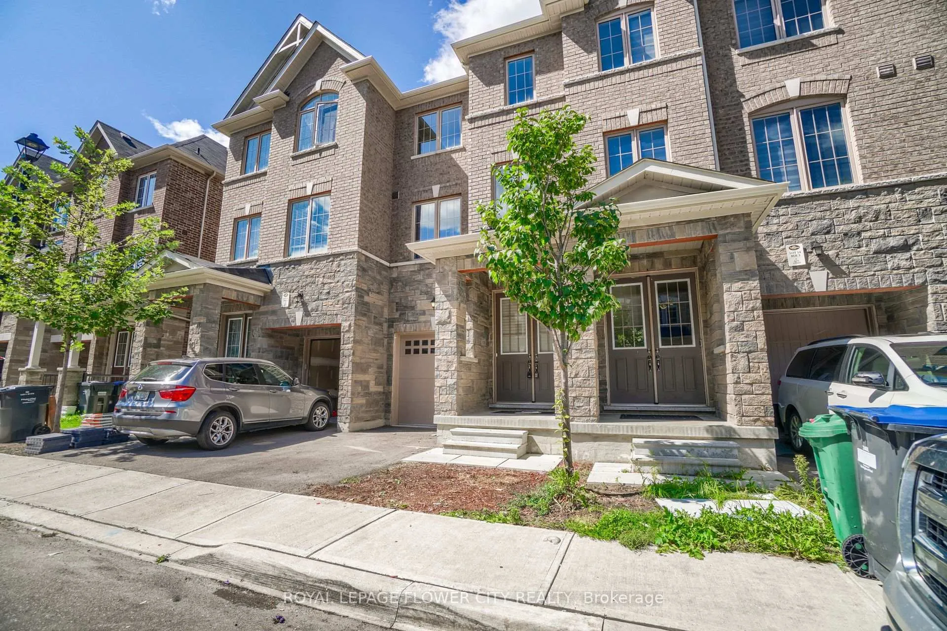 Photo 4 of 10 Faye Street, Brampton, Bram East — HOMEH